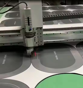 Machine automatique de découpe de tapis à rideau lame vibrante à haut rendement pour matériaux épais avec composants de moteur PLC à noyau - Product Image 4
