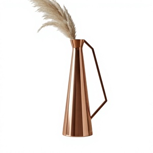 Vase de table en cuivre avec poignée géométrique – Tendance pour mariages, fêtes, maison et jardin – Décoration moderne - Product Image 2