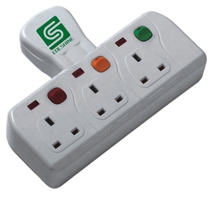 Colshine 10A 250V UK stile 3 vie di estensione elettrica Multisocket con interruttore isolato e luce - Product Image 1