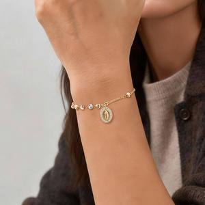 Bracciale in Ottone Placcato Oro all'Ingrosso con Croce, Scimitar e Ciondoli a Tre Colori per Donna - Product Image 3