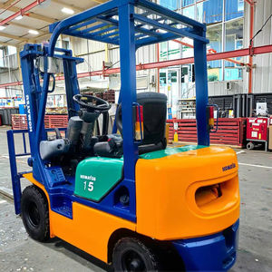 מלגזה ידנית עם הנעה אחורית, 3 טון, מנוע דיזל קומטסו, לשימוש פנימי, תורן דו-שלבי, מנוע בעירה פנימית, אורך מזלגות 1200 מ\\\"מ - Product Image 1