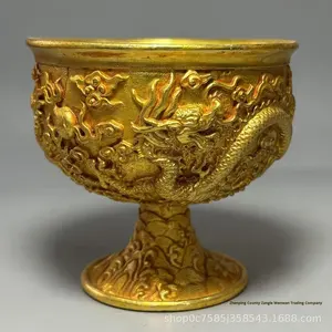 Coupe à vin antique en cuivre doré à double dragon et perles, sur pied haut, style rétro, période Qianlong de la <span class=keywords><strong>dynastie</strong></span> <span class=keywords><strong>Qing</strong></span>, coupe d'offrande fabriquée en Chine - Product Image 4