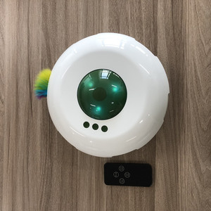 Prezzo all'ingrosso nuovo arrivo giocattolo automatico Teaser per gatti con ricarica USB con piume UFO <span class=keywords><strong>Cat</strong></span> giocattolo intelligente elettrico