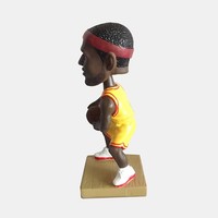 Athlète étoile de basket-ball artificiel personnalisé bobble head sculpture en résine jeu de sport cadeaux souvenirs décoration de la maison art ornements