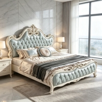 Lit King Size en Bois Artisanal Style Rococo Antique avec Bordure Florale Dorée et Revêtement en Cuir Mousse Marine pour la Maison