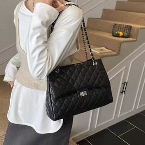 Bolso de Hombro de Moda para Mujer, Otoño Invierno, Nuevo, Premium, PU, Gran Capacidad, Elegante, Versátil, con Cadena, para Uso Diario - Product Image 2