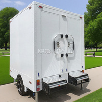 Toilettes modernes de luxe en fibre de verre avec salle de bain et douche, remorque de toilettes mobiles VIP pour le camping