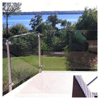 Rampe de balcon en verre Prima, rampe élégante pour balcon et escalier de maison