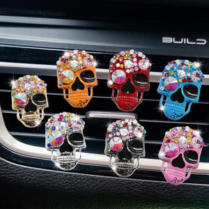 Penyegar udara mobil berbentuk tengkorak, berbagai warna klip otomatis ornamen dekorasi parfum mobil hadiah bau yang berbeda - Product Image 1