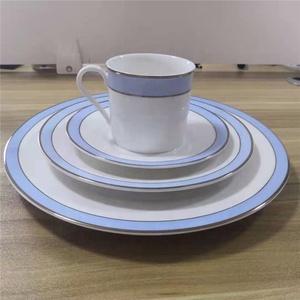 Assiettes et plats en céramique de luxe britannique classique royal de luxe simple dorure Vente en gros - Product Image 2