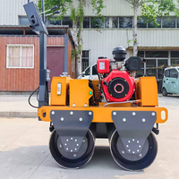 Rouleau compresseur vibrant à tambour unique à faible prix, machine compacteuse pneumatique à moteur, rayon de braquage court