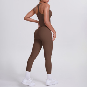 Traje Deportivo de Dos Piezas con Espalda Cruzada en T, Transpirable, de Spandex/Nylon, Personalizado por Under Lulu, para Mujer, con Pantalones hasta el Tobillo - Product Image 5