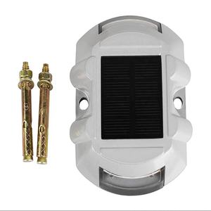 उद्यान एल्यूमीनियम उठाया फुटपाथ मार्कर स्पाइक डॉक डेक पथ Ip68 चेतावनी प्रकाश के साथ बिल्ली आँख सौर रोड स्टड का नेतृत्व किया - Product Image 2