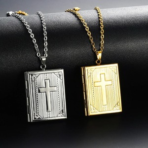 Collier pendentif médaillon porte-photo en acier inoxydable pour hommes et femmes, forme livre, motif croix, ouvrable, bijou commémoratif, cadeau - Product Image 3