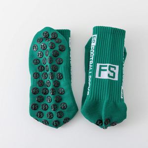 Chaussettes de football BetopSocks en gros, chaussettes antidérapantes pour hommes avec logo personnalisé, chaussettes de sport d'extérieur épaisses pour adultes, chaussettes de football - Product Image 3
