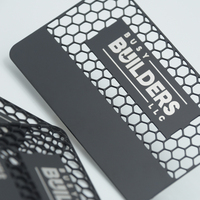 Plaques métalliques personnalisées de luxe ultra-minces en acier inoxydable noir mat découpées au laser et gravées, avec bande magnétique et finition miroir or rose