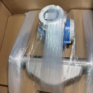 Débitmètre Coriolis à pince en acier inoxydable de haute précision Cubemass C 300, 8C3B04, DN04 1/8" 8C3B04-BDDRAEAFABSAHAWAA1+AADH - Product Image 1