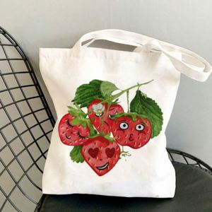 Sac à bandoulière en toile imprimé fraises, sac de shopping portable pour femme, mode estivale, fermeture éclair, idéal pour étudiantes et loisirs - Product Image 3