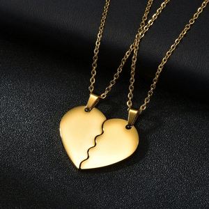Collar con Colgante de Corazones Divididos Grabados en Acero Inoxidable 18K para Parejas, Joyería con Frase 'I Love You' - Product Image 1