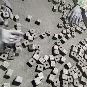 100% Naturel Logo Personnalisé <span class=keywords><strong>Prix</strong></span> Par <span class=keywords><strong>Kg</strong></span> <span class=keywords><strong>Charbon</strong></span> De Bambou Noir Irak Shisha Chicha Narguilé <span class=keywords><strong>Charbon</strong></span> De Bois - Product Image 4