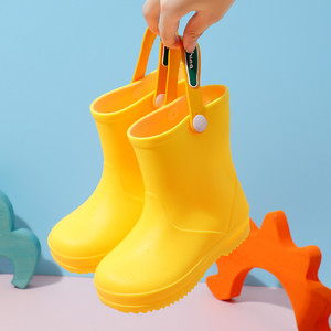 <span class=keywords><strong>Botas</strong></span> <span class=keywords><strong>de</strong></span> lluvia <span class=keywords><strong>de</strong></span> altura media para niños con fondo suave impermeable antideslizante diseño <span class=keywords><strong>de</strong></span> dibujos animados zapatos <span class=keywords><strong>de</strong></span> <span class=keywords><strong>agua</strong></span> resistentes al desgaste para niños niñas - Product Image 3