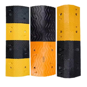 Venta caliente Suministro de fábrica Road Yellow Black Safety Delineator Humps Bump <span class=keywords><strong>Reductor</strong></span> de <span class=keywords><strong>velocidad</strong></span> de goma Hump Speed Reducer - Product Image 1