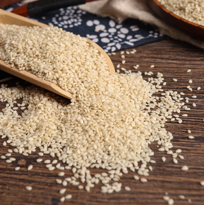 Geschälte weiße Sesamsamen für die Küche werden in großen Mengen an Lebensmittelverarbeiter weltweit geliefert. - Product Image 4