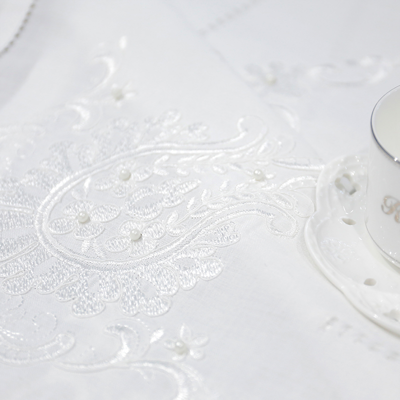 Wholesale Polyester Tablecloth Handmade Beading Table Cloth For Home Wedding Restaurant Table Cover Customized Embroidery Lace