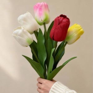 Flores de Tulipán Artificiales Yasunobu, Rama Individual Grande de Plástico para Decoración del Hogar y Bodas - Product Image 1