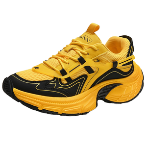 Zapatos de moda con logotipo personalizado para hombre, de malla transpirable, estilo casual para caminar, con suela gruesa, que aumentan la altura, suaves. - Product Image 1