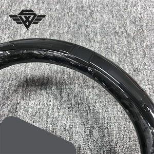 Volant de voiture de haut luxe adapté pour Volkswagen <span class=keywords><strong>Golf</strong></span> <span class=keywords><strong>R</strong></span> <span class=keywords><strong>8</strong></span> <span class=keywords><strong>R</strong></span> Jetta Mk Polo Passat CC lumières LED à ruban de carbone forgé - Product Image 4