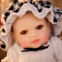 8 Zoll Vollsilikon Reborn Babypuppe mit offenen Augen, Gingham-Mütze und Bloomers – Neugeborenenpuppe für Rollenspiele