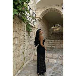 Robe en dentelle noire Ophelia, style de fête de luxe, XS-XL, sans bretelles, taille empire, robe de bal trapèze avec fleurs brodées - Product Image 1