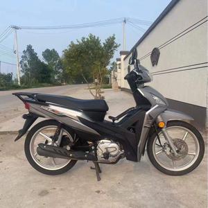 Moto à cadre ouvert de 110 cm³ à faible cylindrée, économique en carburant, idéale pour les trajets quotidiens - Product Image 5