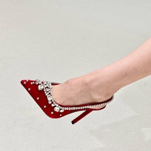 Escarpins d'été 2026 style féerique en satin rouge avec boucle en cristal, talons aiguilles pointus de 10 cm, semelle extérieure en caoutchouc pour mariage, fête, banquet - Product Image 4