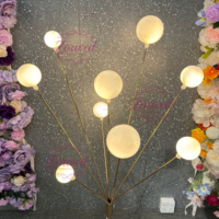 Lampe sur pied en métal doré de luxe à 9 têtes pour allée, idéale pour la location et la décoration d'événements tels que mariages, hôtels et banquets