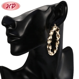 Nuevos <span class=keywords><strong>Aretes</strong></span> <span class=keywords><strong>de</strong></span> Aro Grandes <span class=keywords><strong>de</strong></span> Moda en <span class=keywords><strong>Oro</strong></span>, Precios en Pakistán - Product Image 6