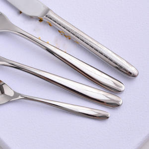 Juego de Cubiertos de Acero Inoxidable 304 de Estilo Europeo, 4 Piezas - Product Image 5