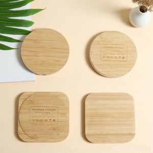 Umweltfreundlicher 10W/15W Bambus Kabelloser Ladeständer Öko-Freundliches 5V/2A Eingangs-Ladegerät Holzplatte 9V/2A Ausgang - Product Image 5