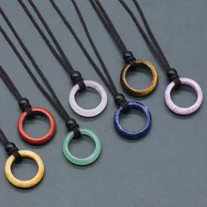 Vente en gros de cristaux de guérison multicolores, anneaux en pierre de Quartz, pendentif et colliers en strass naturels, bijoux pour cadeau à un ami