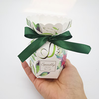 Vente en gros de ruban de logo en forme de couleur personnalisée Boîte en papier de chocolat sucré à la noix de coco pour les invités de fête