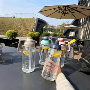 Borraccia Sportiva Ecologica in PC da 60oz a Prezzo Conveniente, con Cannuccia, Senza BPA, per Idratazione, Palestra, Attività all'Aperto e Viaggi - Product Image 1