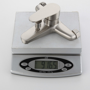 Juego de ducha de acero inoxidable 304 con válvula mezcladora y grifo, patrón de pulverización tipo lluvia, cabezal redondo, caudal ajustable de 3.5-4.9gpm - Product Image 2