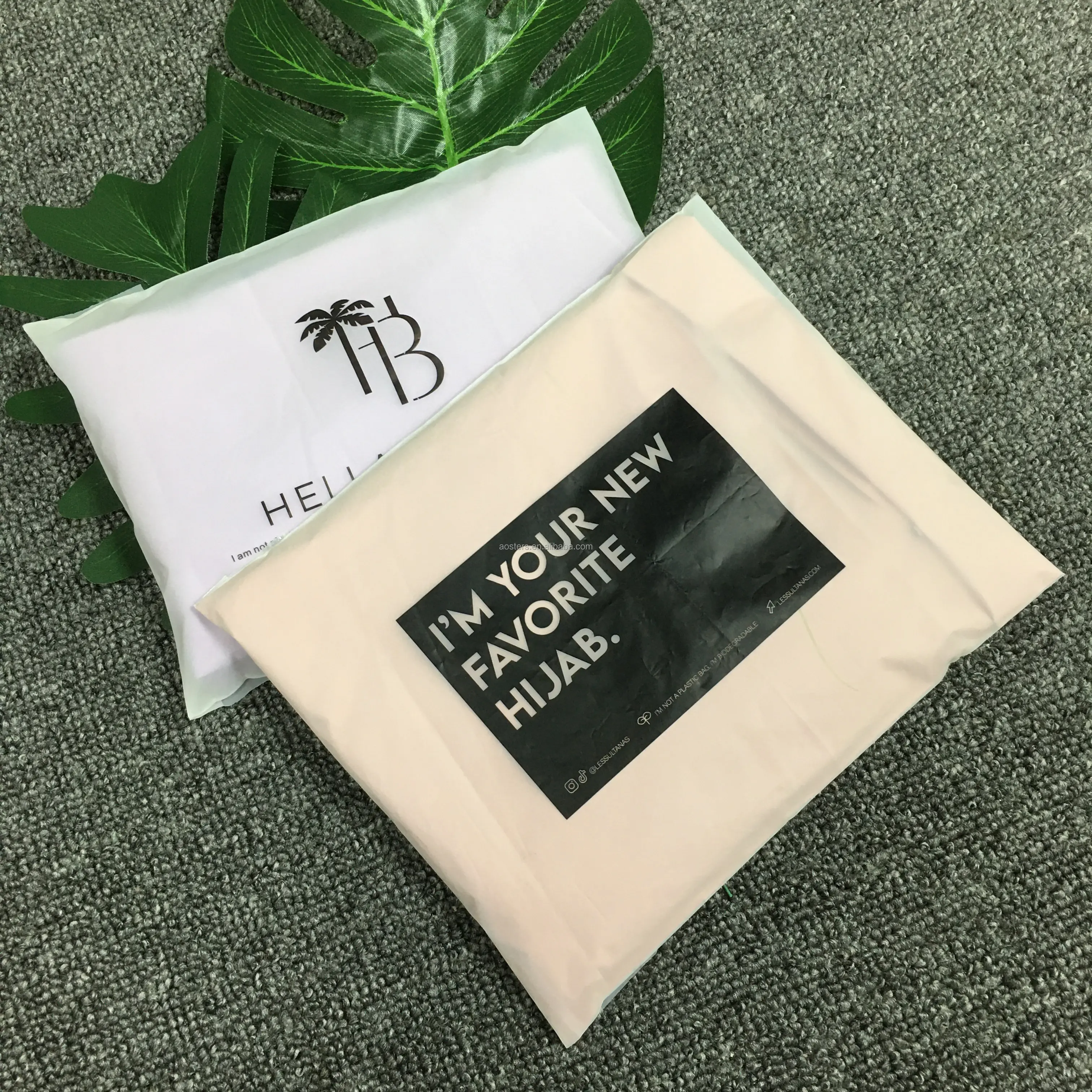 Bolso esmerilado autoadhesivo biodegradable con impresión de logotipo personalizado respetuoso con el medio ambiente, bolso de embalaje de ropa de baño