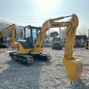 Presque neuf, économique en carburant, peu coûteux, mini-excavateur sur chenilles Komatsu PC40 d'occasion de 4 tonnes pour usage agricole et domestique - Product Image 1