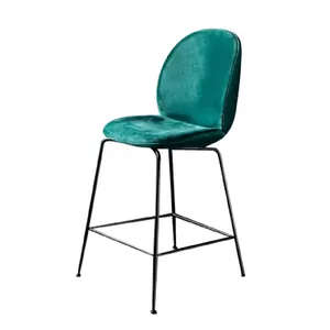북유럽 스타일 인기있는 바 의자 바 고품질 의자 벨벳 패브릭 + 스프레이 블랙 철 다리 소재 식당에 적합