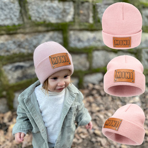Mini <span class=keywords><strong>bonnet</strong></span> en Crochet tricoté Protection contre le froid chaud pour bébés enfants <span class=keywords><strong>bonnet</strong></span> couvre-chef avec logo en cuir Patch - Product Image 3