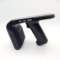 PDA de poche Android 13 E710 Puce lecteur longue portée RFID UHF de poche avec lecteur de codes à barres pour l'inventaire des entrepôts de détail