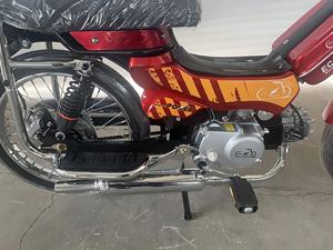 มอเตอร์ไซค์ขนาดเล็ก 49 ซีซี 50 ซีซี 110 ซีซี รถมอเตอร์ไซค์แบบใช้น้ำมันเบนซิน มินิคับ รถจักรยานยนต์ยอดนิยม แบบอันเดอร์โบน/คับ มอเตอร์ไซค์จีน รถมอเตอร์ไซค์แบบช็อปเปอร์ - Product Image 3