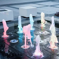 Grande fontaine d'eau extérieure à platine flottante avec jets circulaires LED RGB intelligents et sculpture dansante pour projet de tourisme fluvial